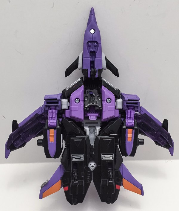 Transformers Collectors Club Exclusive Armada Skywarp Gallery  09 (9 of 18)